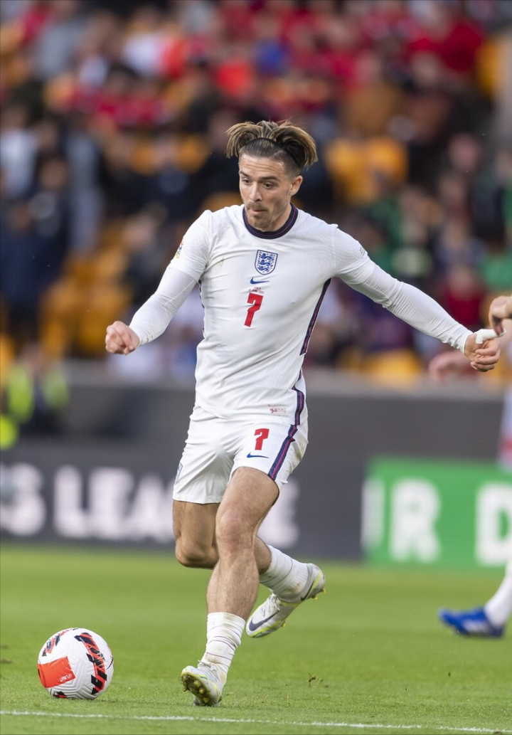 并促使后者 并促使后者