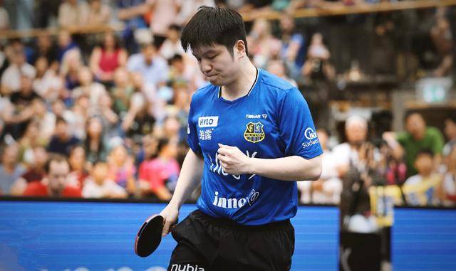 足现代学生 足现代学生