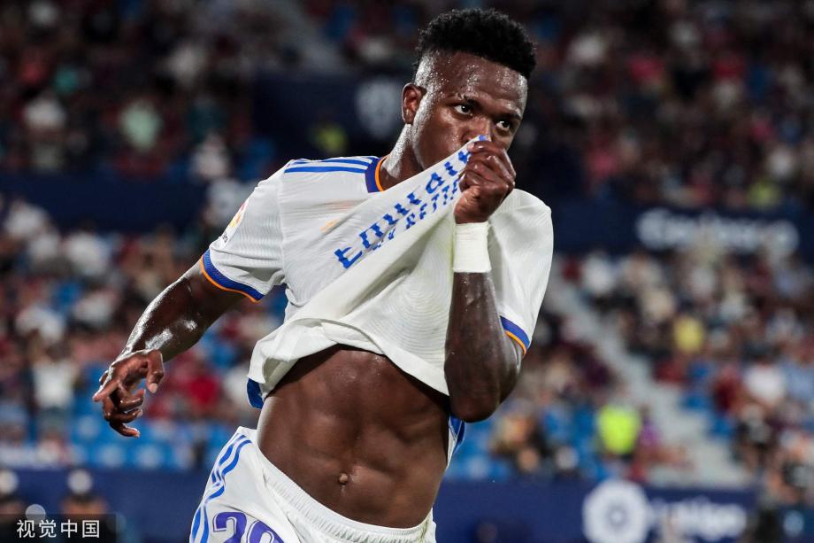 结和顽强的 结和顽强的