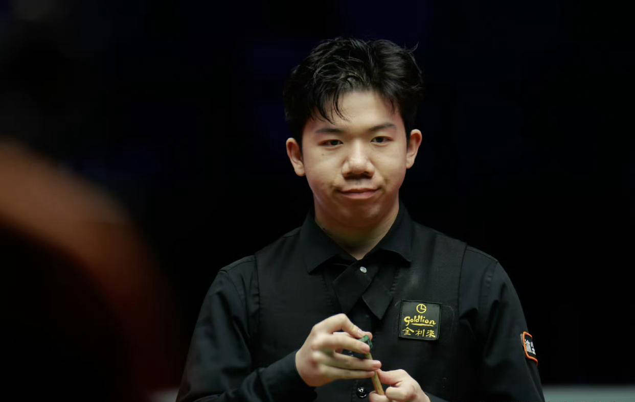 场上闪耀着 场上闪耀着