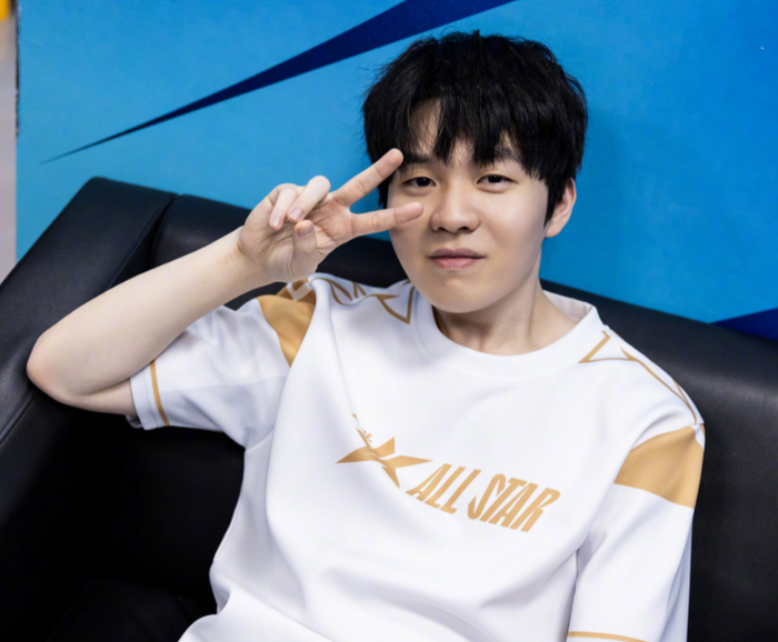 安菲尔德 安菲尔德